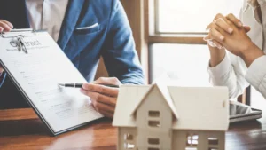 Read more about the article Current Real Estate Market Trends: What Buyers and Sellers Need to Know