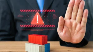 Read more about the article Strategies to Mitigate Risks in International Shipping